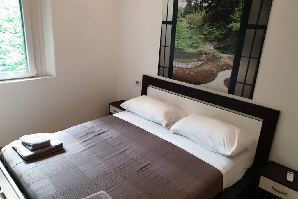 Your Lovely Home, Porta Venezia-1 Queen Bed, 3 Single Beds, 1 Sofa Bed- Milano Eksteriør billede