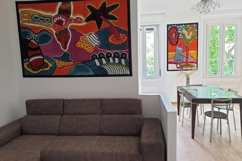 Your Lovely Home, Porta Venezia-1 Queen Bed, 3 Single Beds, 1 Sofa Bed- Milano Eksteriør billede